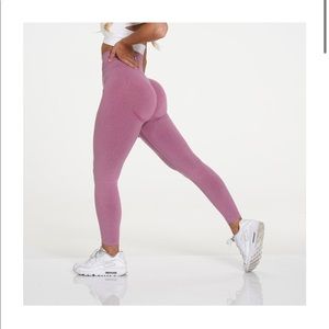 NWT XS NVGTN Curve Leggings Pastel Pink